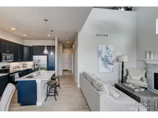 Photo #4: 923073 Listing 