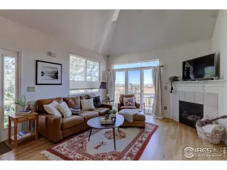 Photo #2: 923119 Listing