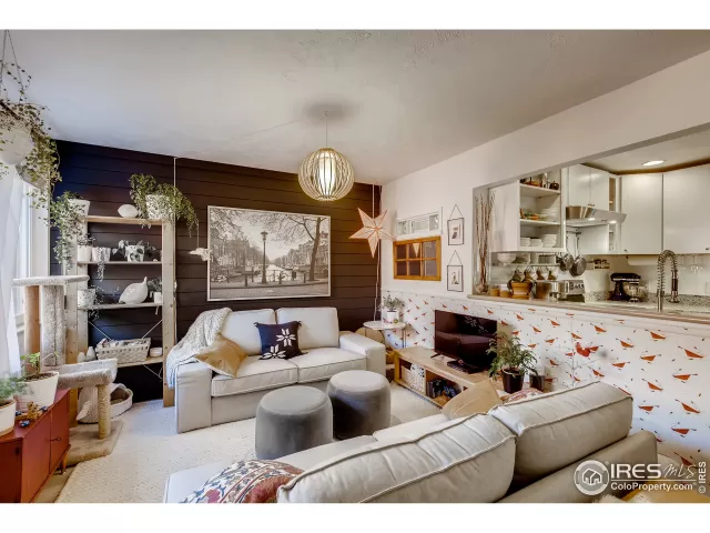 MLS: 923260 Condo For Sale