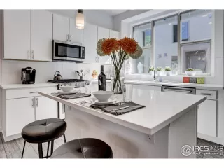 Photo #3: 923380 Listing