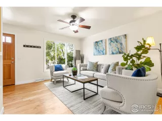 Photo #2: 923390 Listing