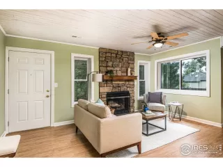 Photo #2: 923541 Listing 