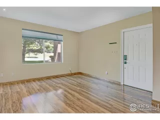 Photo #4: 923607 Listing