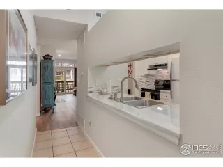 Photo #5: 923618 Listing