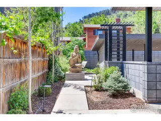 Photo #1: 923845 Listing