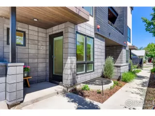 Photo #2: 923845 Listing