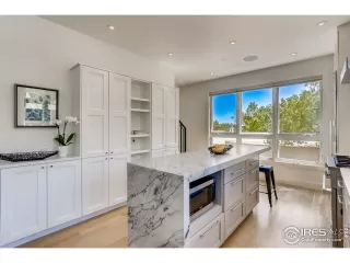 Photo #5: 923845 Listing