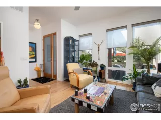 Photo #6: 923869 Listing