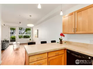 Photo #6: 923937 Listing