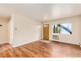 Photo #6: 923939 Listing