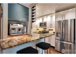 Photo #3: 923972 Listing