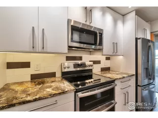 Photo #5: 923972 Listing