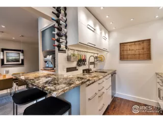 Photo #6: 923972 Listing