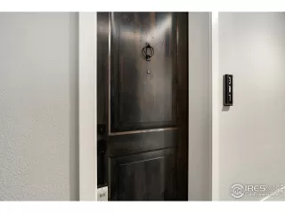 Photo #5: 924160 Listing