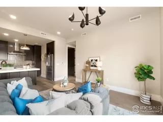 Photo #6: 924628 Listing