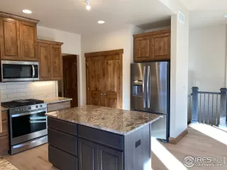 Photo #1: 924655 Listing