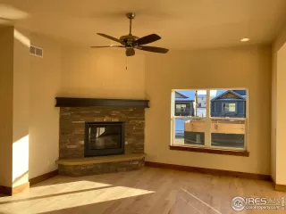 Photo #4: 924655 Listing