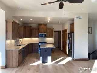 Photo #5: 924655 Listing