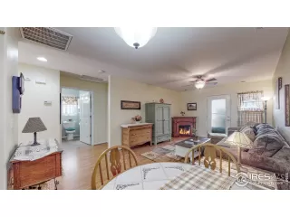 Photo #5: 924860 Listing