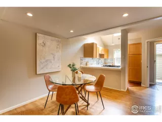 Photo #6: 924952 Listing