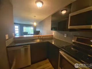 Photo #2: 924959 Listing