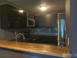 Photo #3: 924959 Listing