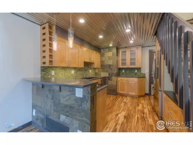 MLS: 925063 Condo For Sale