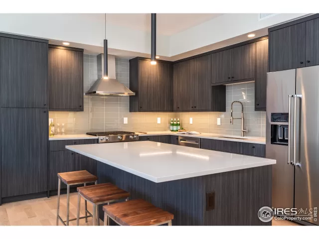 MLS: 925067 Condo For Sale
