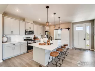 Photo #3: 925077 Listing