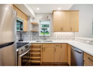 Photo #5: 9251440 Listing