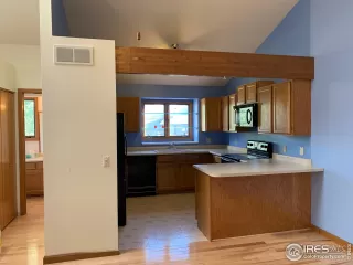 Photo #5: 925158 Listing