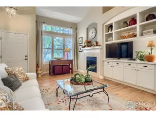 Photo #4: 925319 Listing