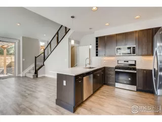 Photo #5: 925411 Listing