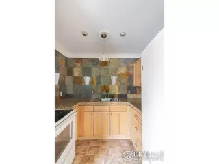 Photo #5: 925426 Listing 