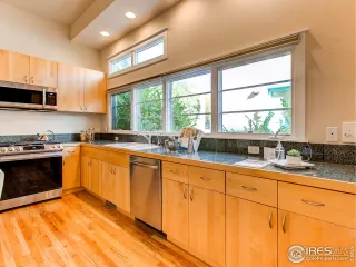 Photo #5: 925488 Listing