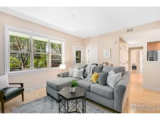 Photo #4: 925680 Listing