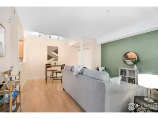 Photo #5: 925680 Listing