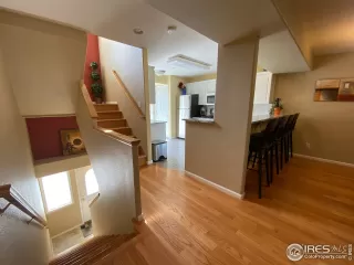 Photo #3: 926000 Listing