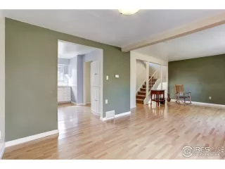 Photo #4: 926183 Listing