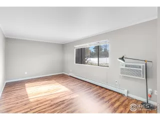 Photo #4: 926235 Listing