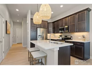 Photo #6: 926266 Listing