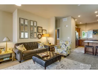 Photo #5: 926289 Listing