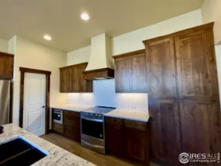 Photo #6: 926351 Listing