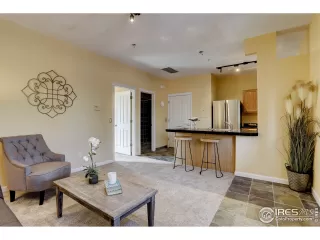 Photo #4: 926431 Listing