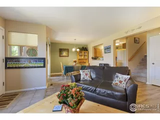 Photo #4: 926678 Listing