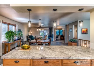 Photo #6: 926705 Listing