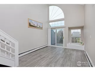 Photo #1: 926920 Listing