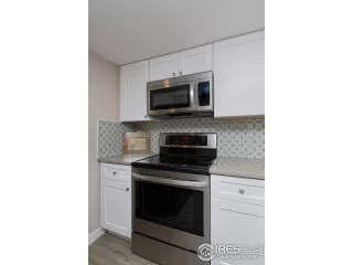 Photo #6: 926920 Listing