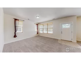 Photo #3: 926931 Listing