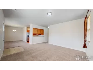 Photo #5: 926931 Listing